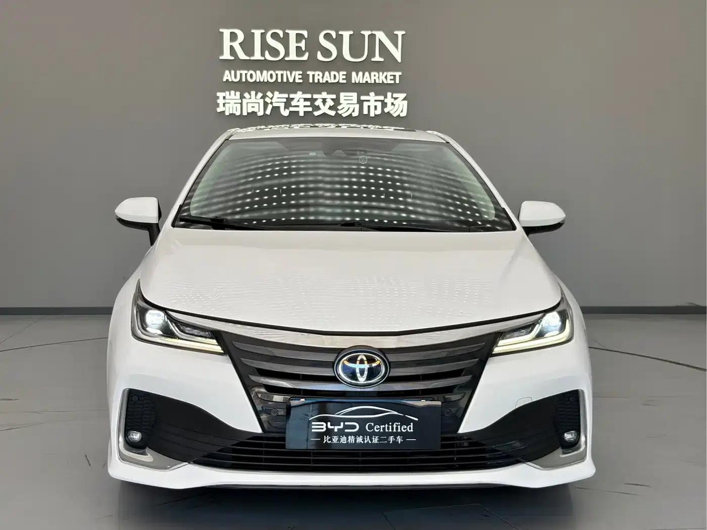 2021 Avalon 2.0L Luxury Edition — миниатюра 2