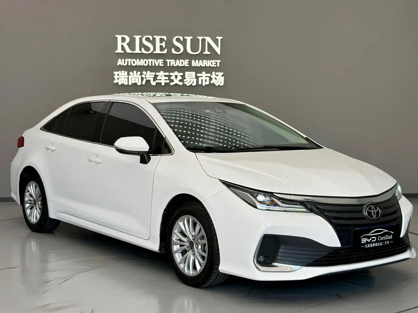 2021 Avalon 2.0L Luxury Edition — миниатюра 3