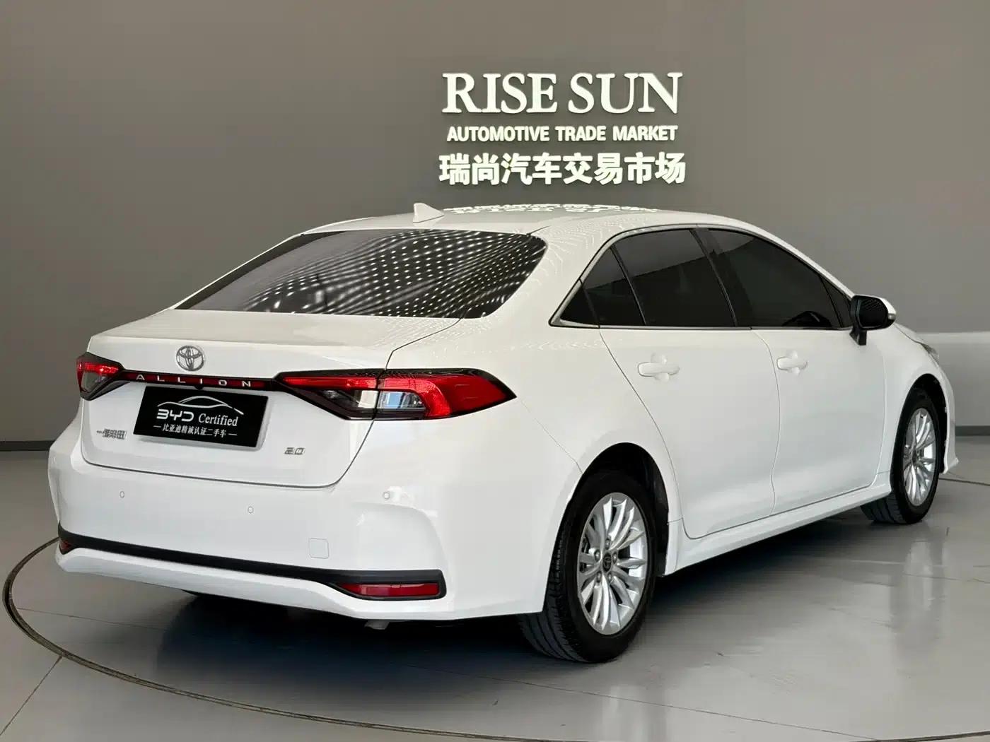 2021 Avalon 2.0L Luxury Edition — миниатюра 4
