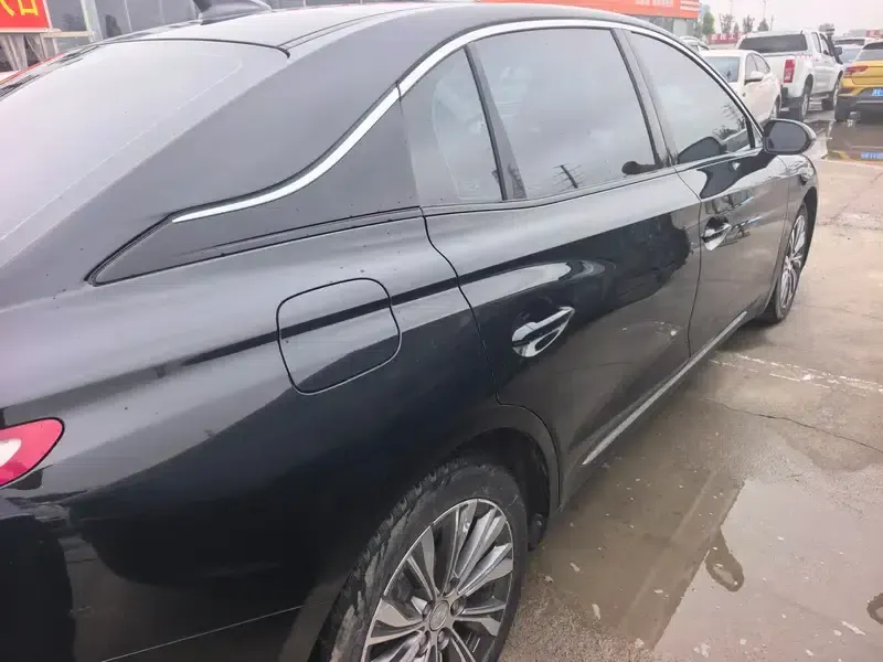 Hongqi E-QM5 2022 Model, 431km Charging Range Enjoy Edition, 5 Seats — миниатюра 4