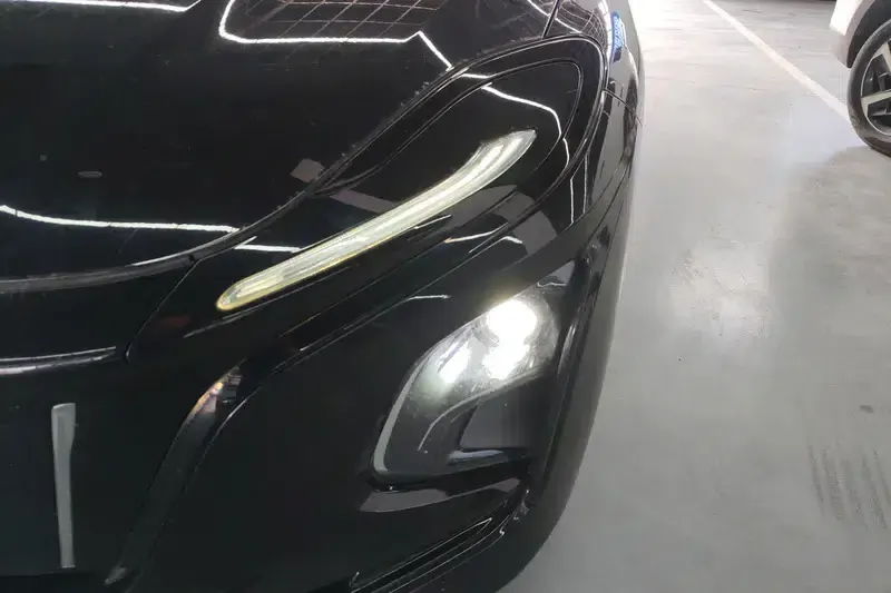 Hongqi E-QM5 2021 Model, Didi-enabled (4-seater) with online charging service. — миниатюра 4