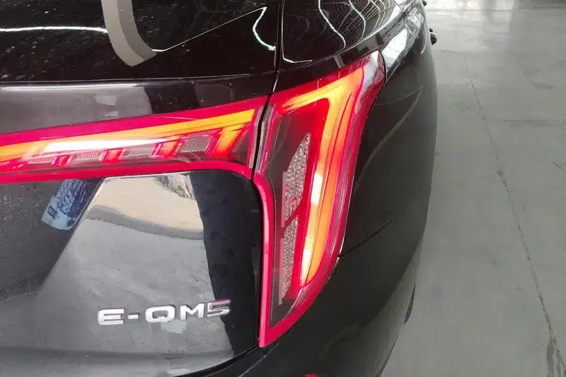 Hongqi E-QM5 2021 Model, Didi-enabled (4-seater) with online charging service. — миниатюра 5