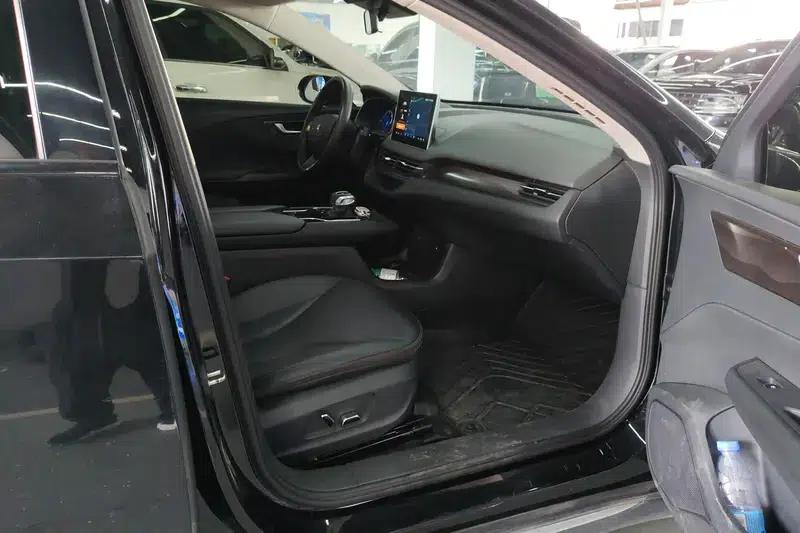 Hongqi E-QM5 2021 Model, Didi-enabled (4-seater) with online charging service. — миниатюра 9