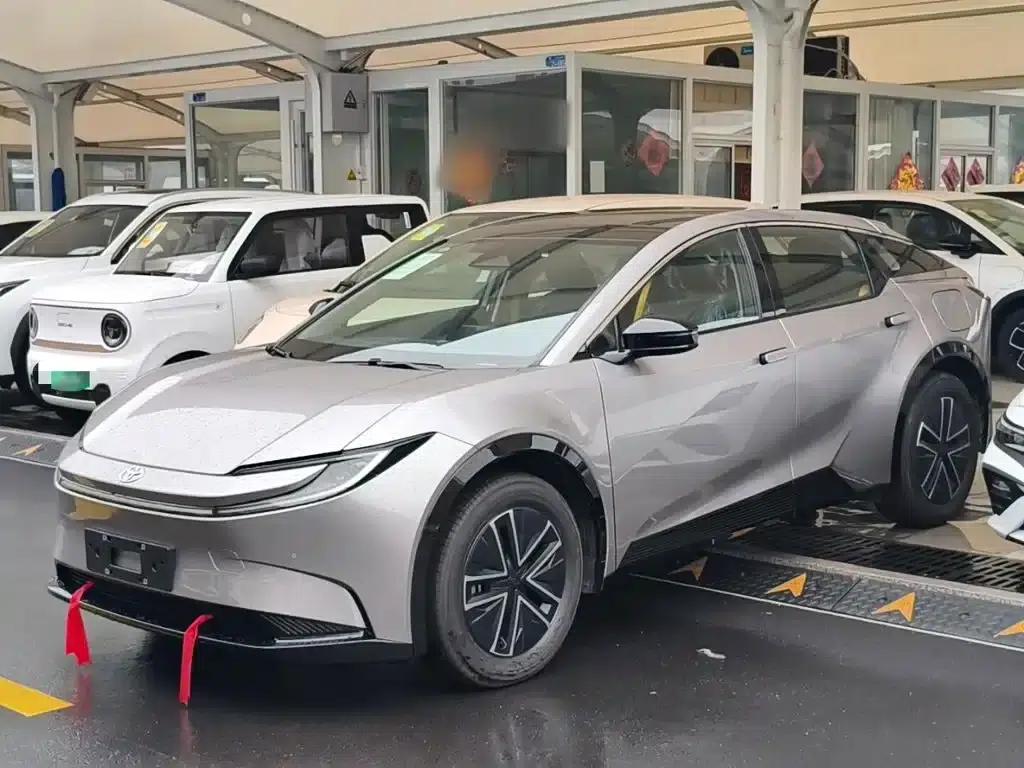 Toyota BZ5 2025 550 JOY — миниатюра 2
