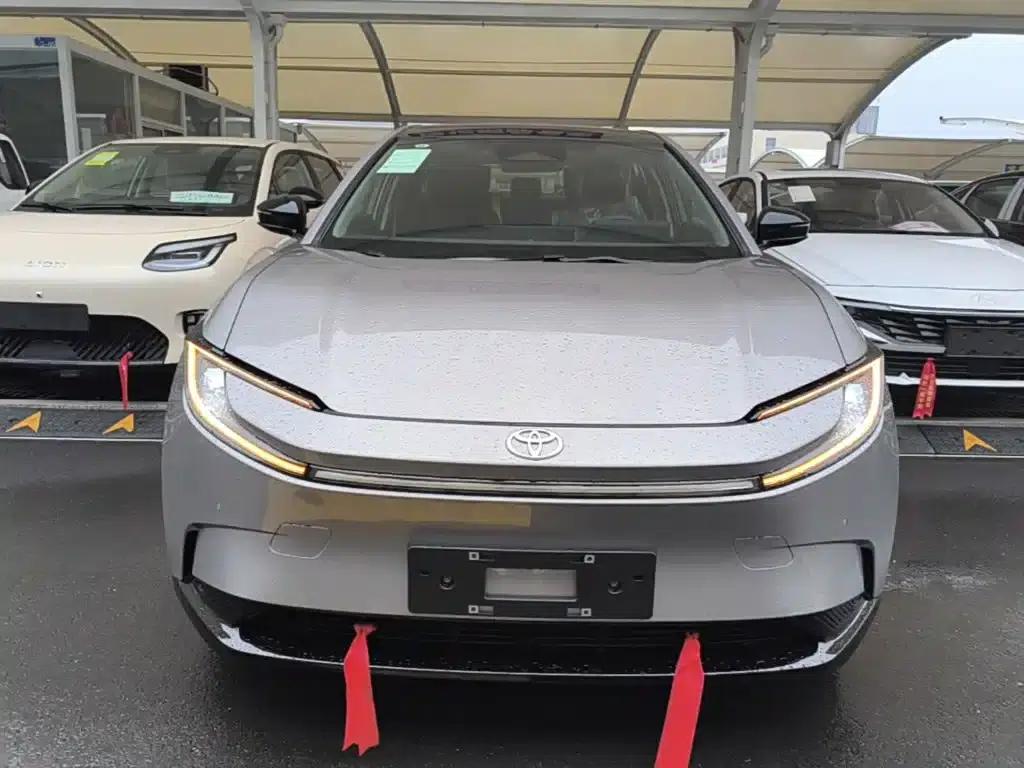 Toyota BZ5 2025 550 JOY — миниатюра 3