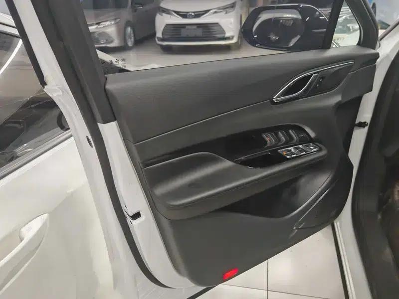 Hongqi HS3 2024 1.5T Zhiwei Edition — миниатюра 8