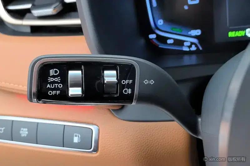 Hongqi HQ9 PHEV 2024 AWD Luxury Edition — миниатюра 16