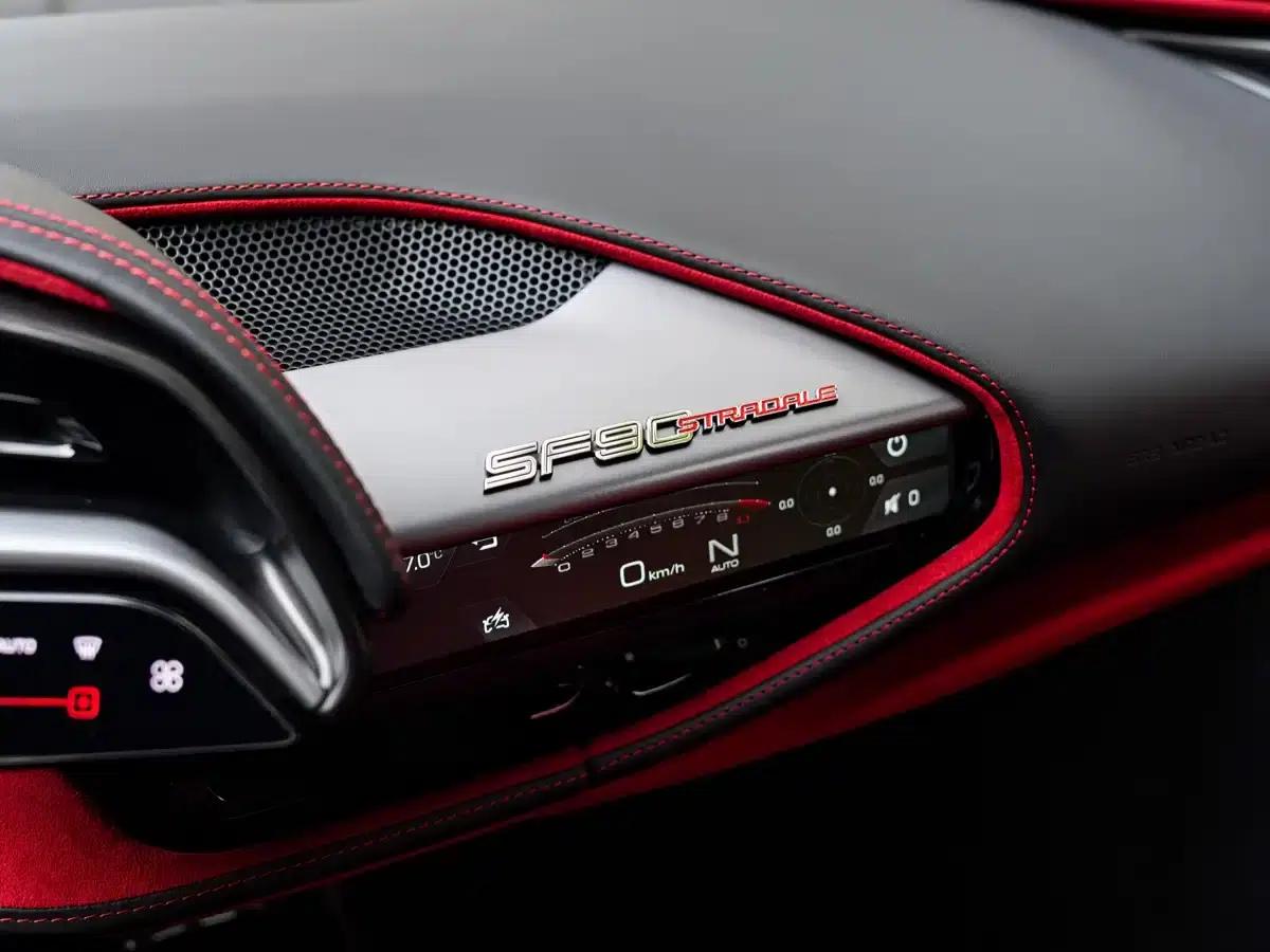 SF90 2020 3.9T V8 Stradale — миниатюра 17