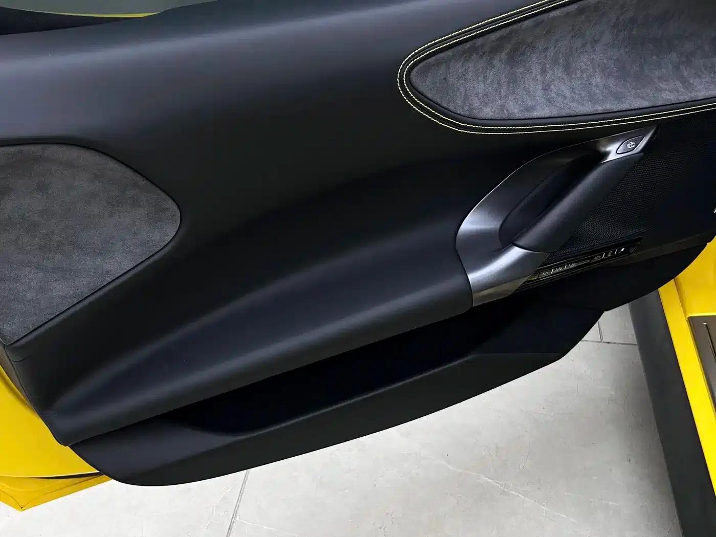 SF90 2021 3.9T V8 Spider — миниатюра 19