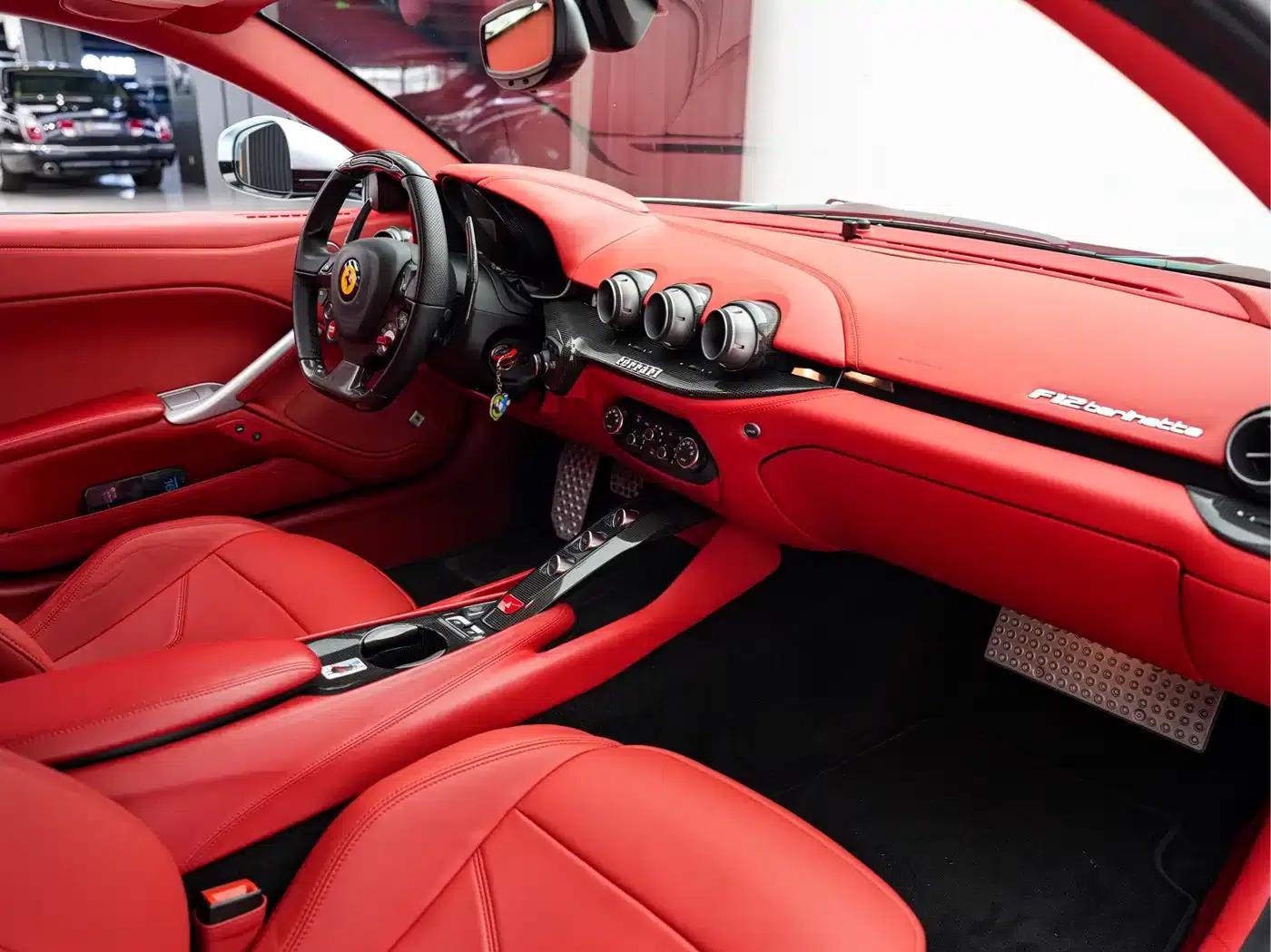 2013 F12berlinetta 6.3L Standard Model — миниатюра 16