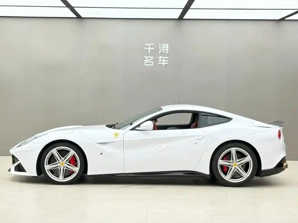 2013 F12berlinetta 6.3L Standard Model — миниатюра 3
