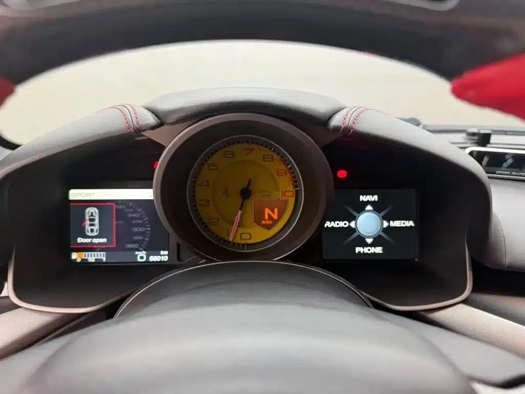 2013 F12berlinetta 6.3L Standard Model — миниатюра 6