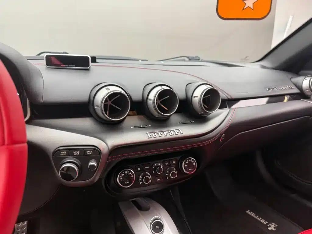 2013 F12berlinetta 6.3L Standard Model — миниатюра 8