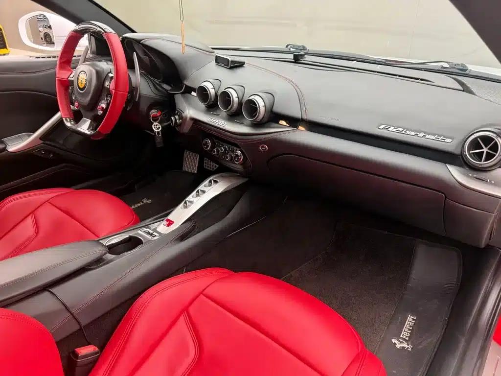 2013 F12berlinetta 6.3L Standard Model — миниатюра 9
