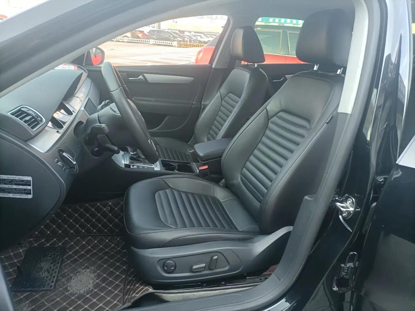 Volkswagen Magotan 2016 1.8TSI Smart Comfort Model — миниатюра 17