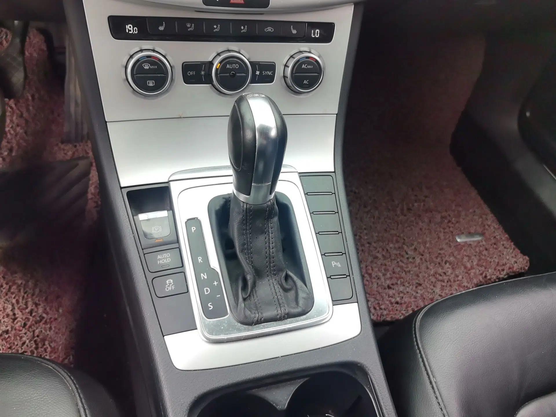 Volkswagen Magotan 2012 1.8TSI Luxury Model — миниатюра 14