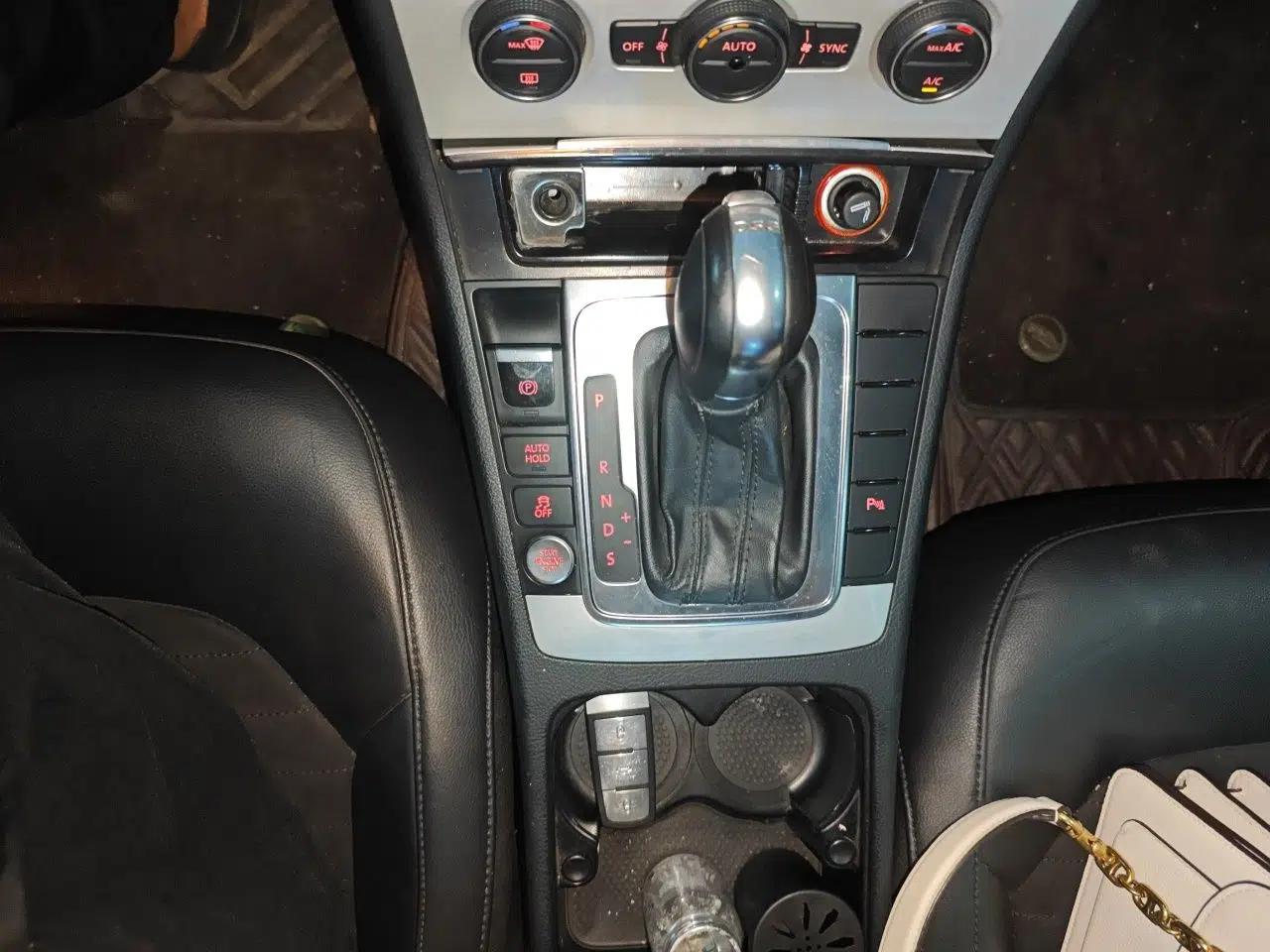 Volkswagen Magotan 2016 2.0 TSI Luxury Comfort Version — миниатюра 14