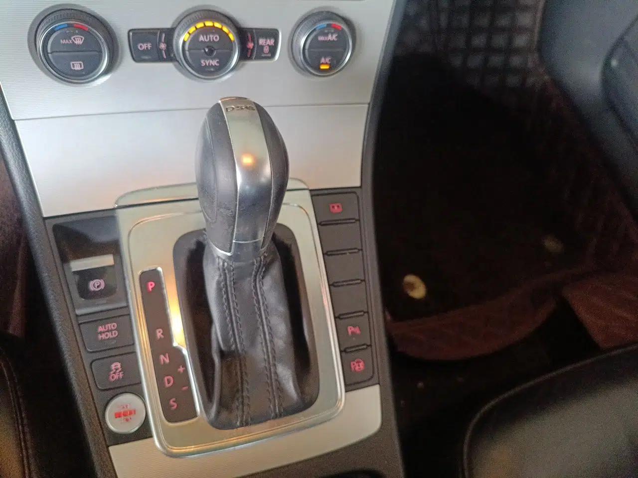 Volkswagen Magotan 2012 Revised Version 2.0 TSI Supreme Edition — миниатюра 14