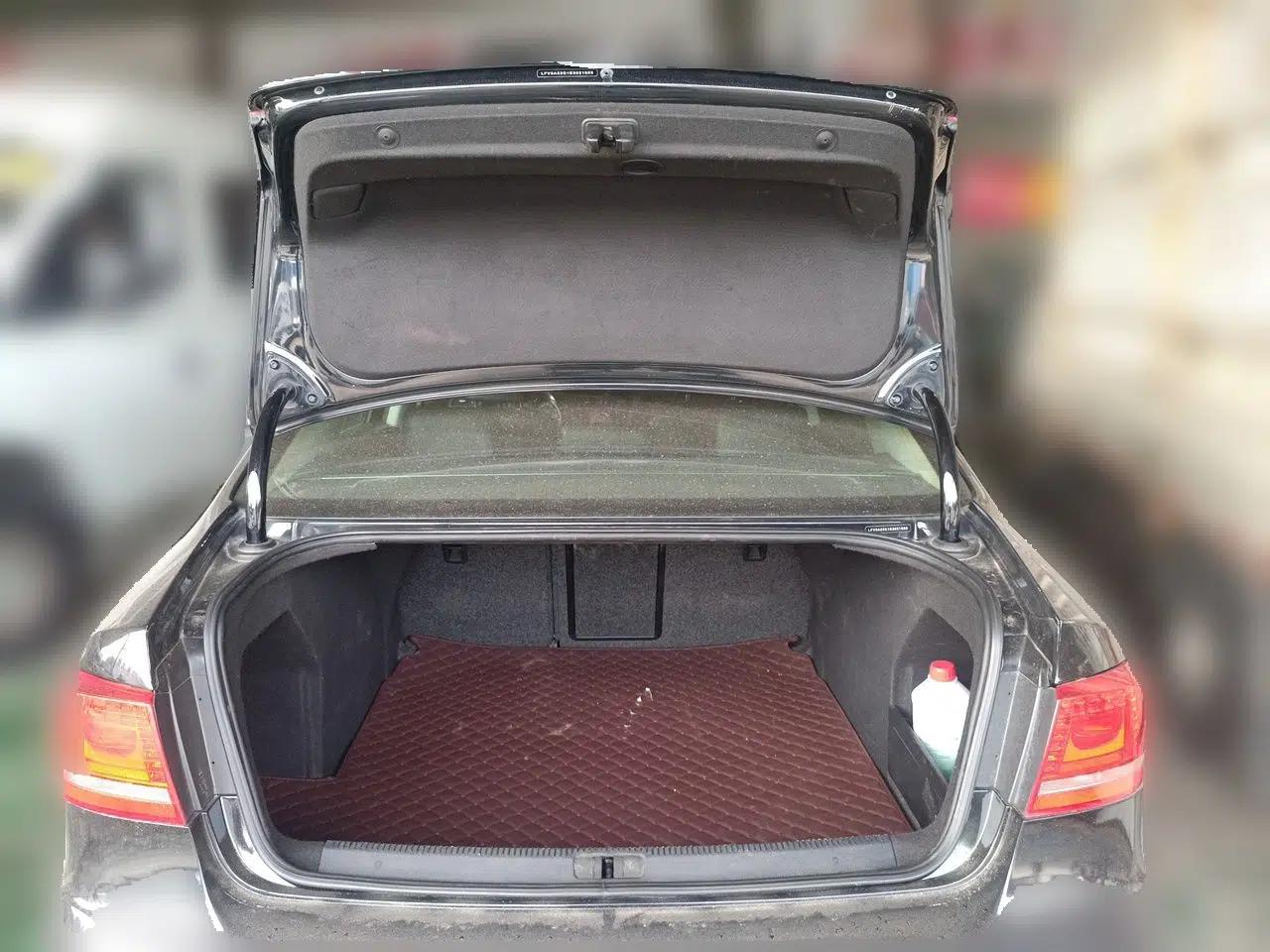 Volkswagen Magotan 2012 Revised Version 2.0 TSI Supreme Edition — миниатюра 19