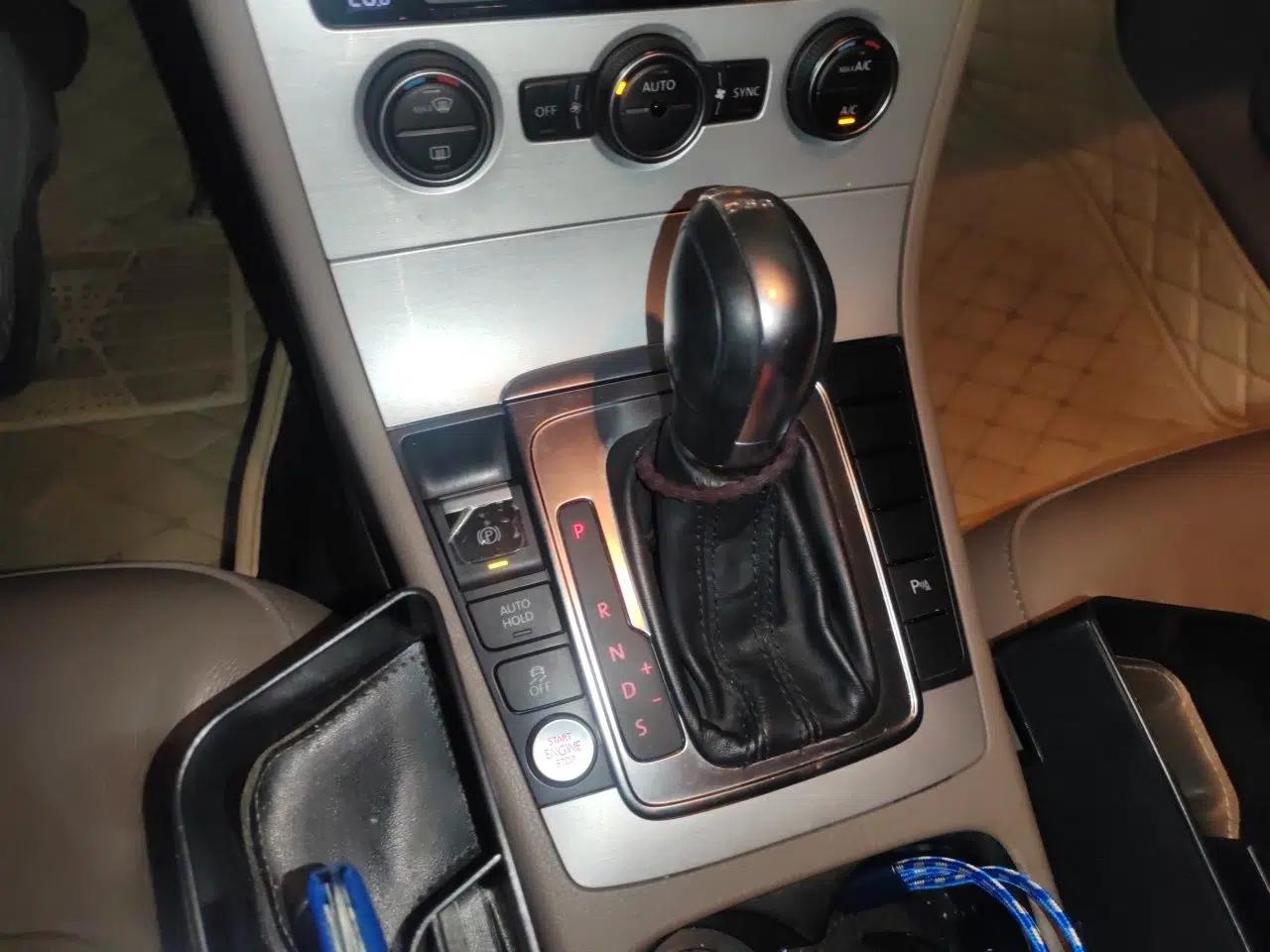 Volkswagen Magotan 2015 Facelift 1.8TSI Luxury Model — миниатюра 14