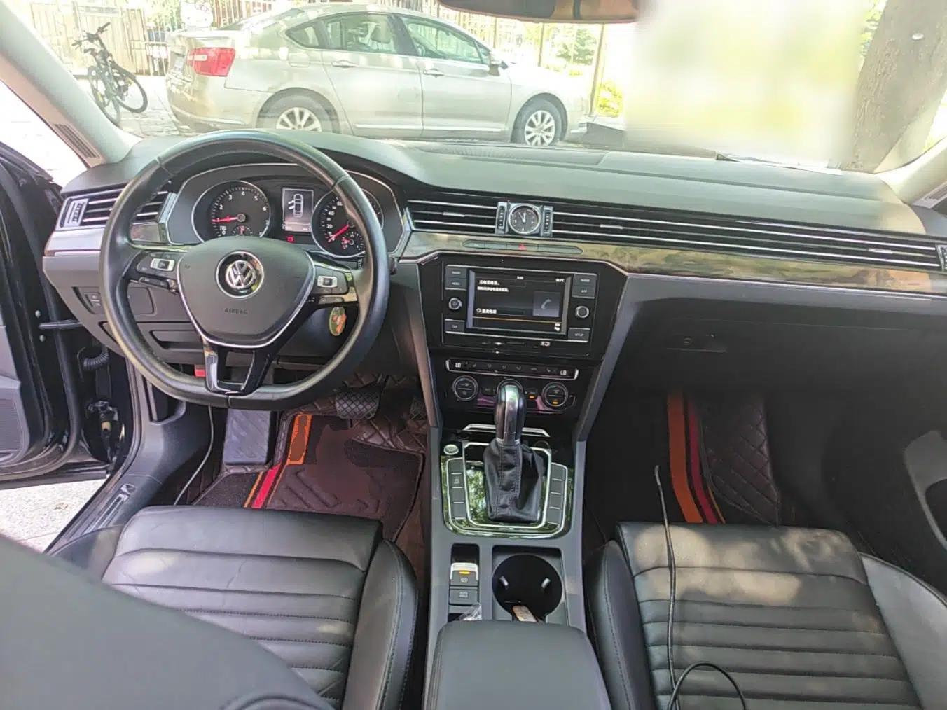 Volkswagen Magotan 2018 Facelift 330TSI DSG Luxury Model — миниатюра 17