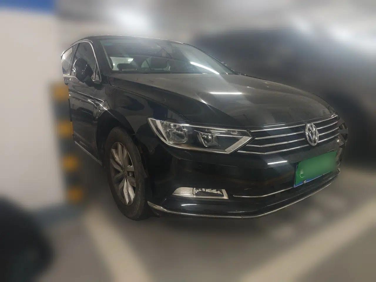 Volkswagen Magotan 2019 280TSI DSG Comfort Model China V Standard — миниатюра 3