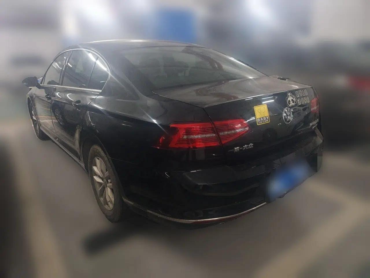 Volkswagen Magotan 2019 280TSI DSG Comfort Model China V Standard — миниатюра 4