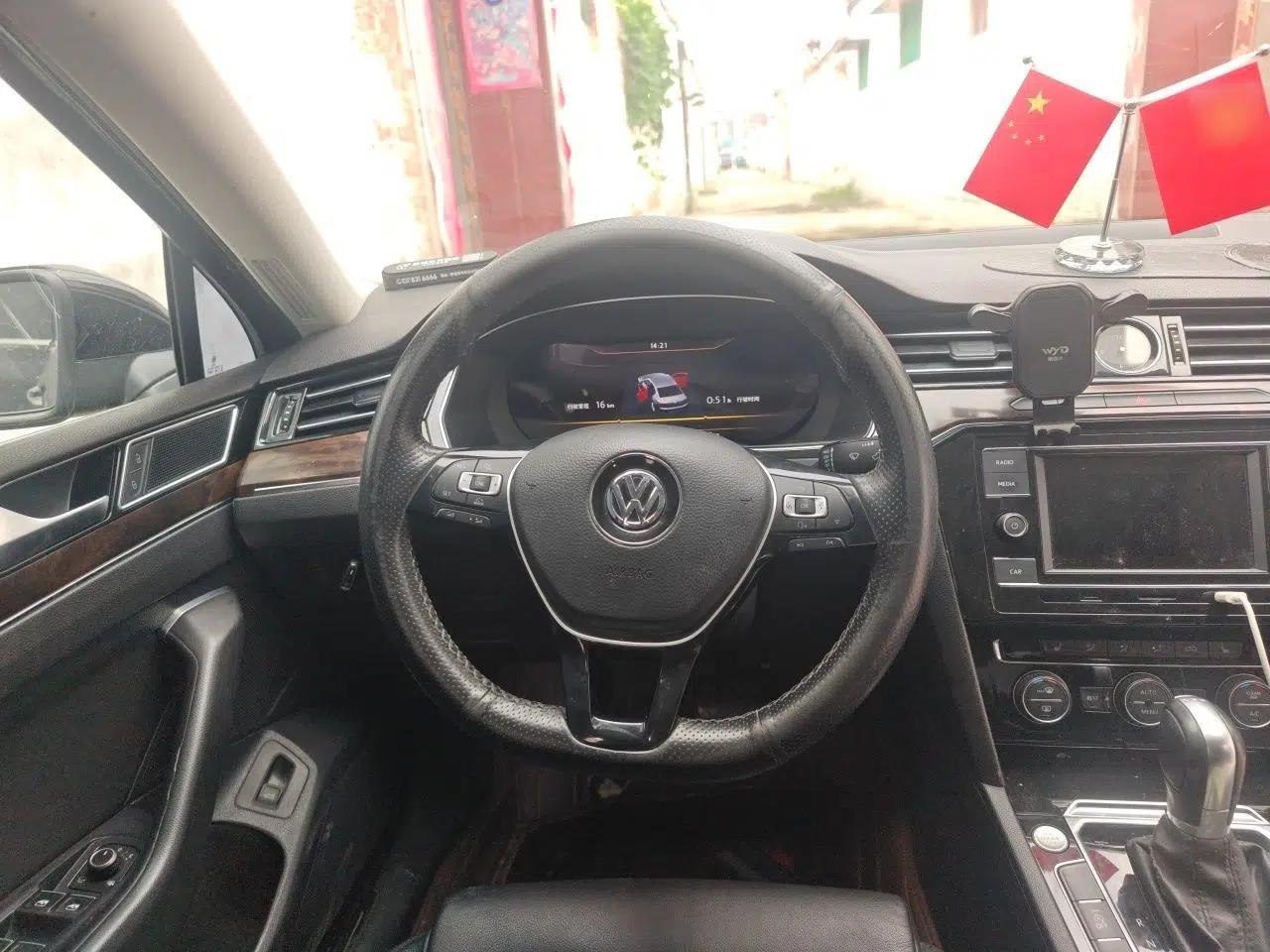 Volkswagen Magotan 2018 Facelift 330TSI DSG Luxury Model — миниатюра 10