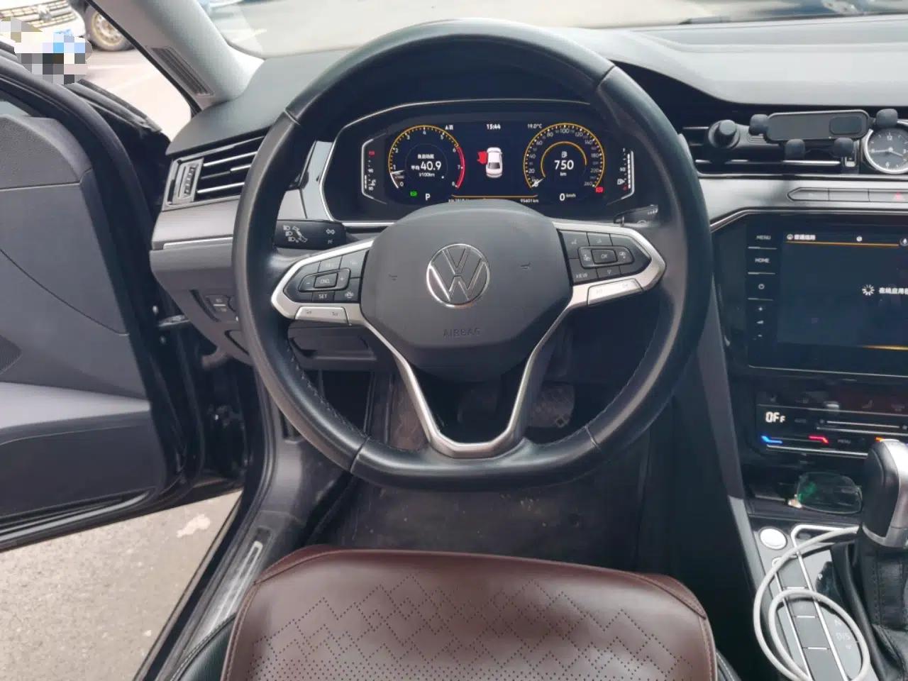 Volkswagen Magotan 2021 330TSI DSG 30th Anniversary Edition — миниатюра 10