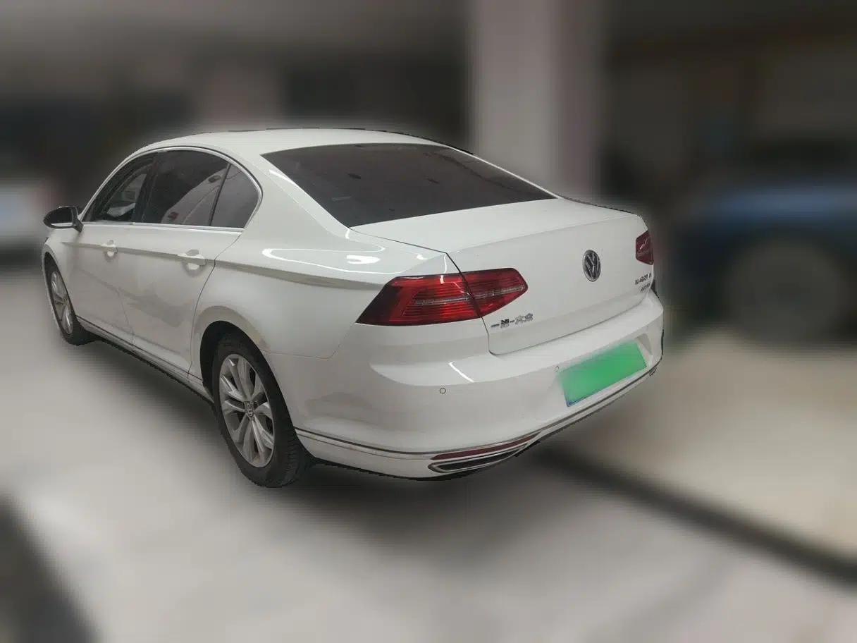 Volkswagen Magotan 2017 330TSI DSG Luxury Model — миниатюра 4