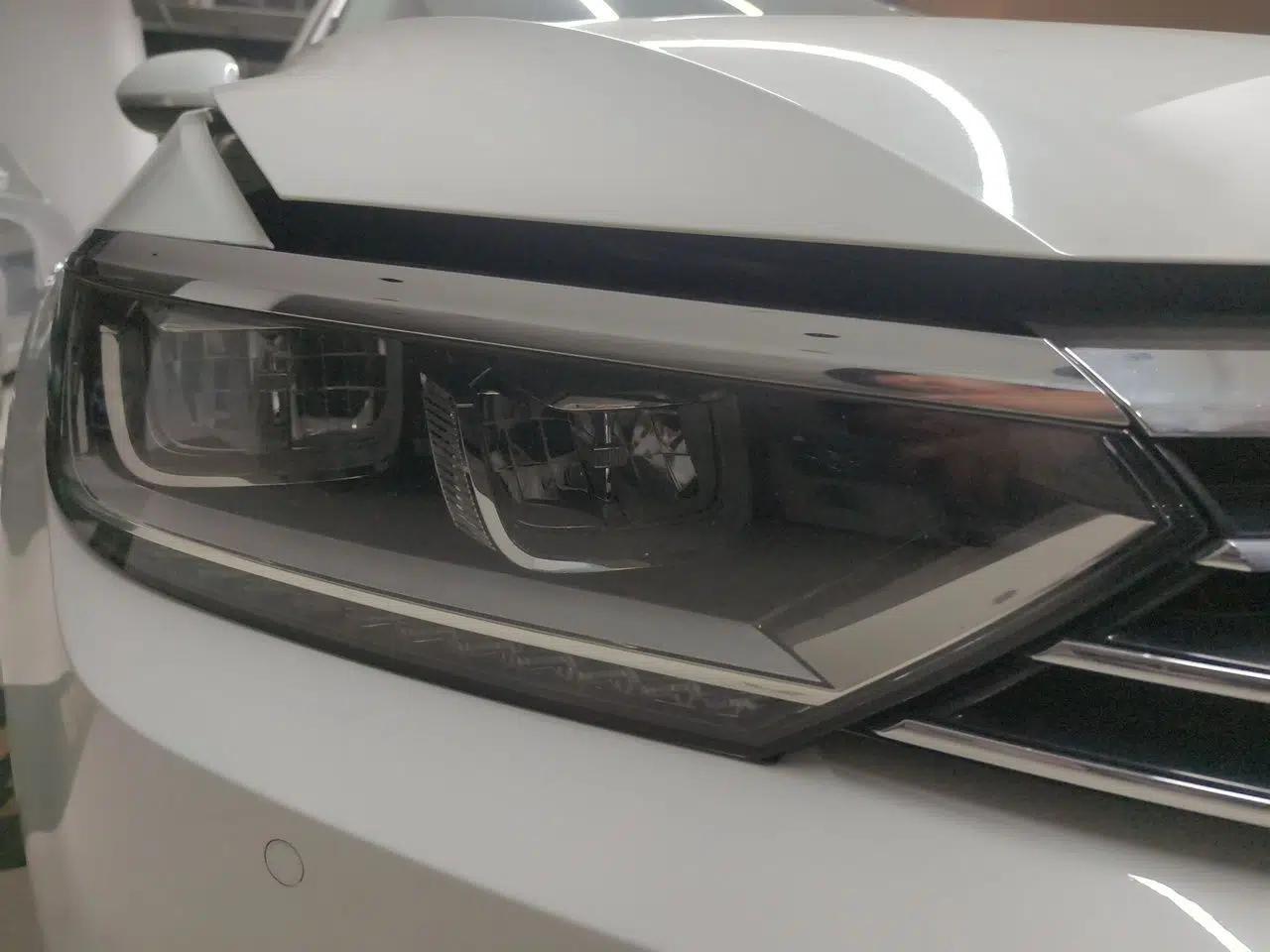 Volkswagen Magotan 2017 330TSI DSG Luxury Model — миниатюра 7