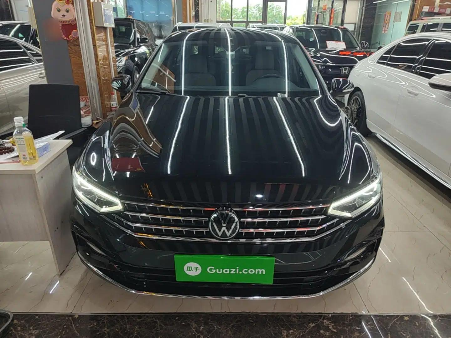 Volkswagen Magotan 2023 2 Million Units Commemorative Edition 330TSI DSG Luxury Version — миниатюра 2