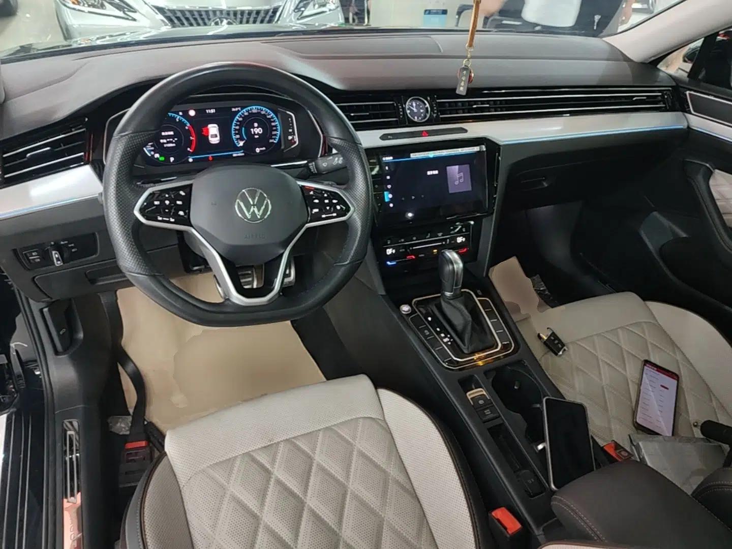 Volkswagen Magotan 2023 2 Million Units Commemorative Edition 330TSI DSG Luxury Version — миниатюра 12