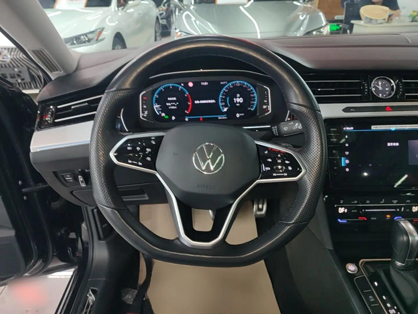Volkswagen Magotan 2023 2 Million Units Commemorative Edition 330TSI DSG Luxury Version — миниатюра 13