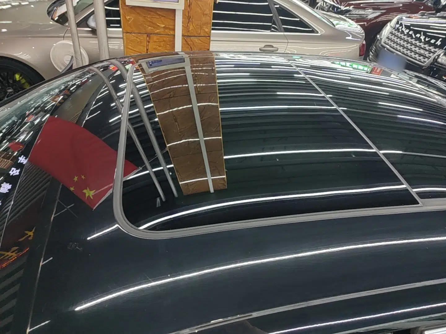 Volkswagen Magotan 2023 2 Million Units Commemorative Edition 330TSI DSG Luxury Version — миниатюра 7