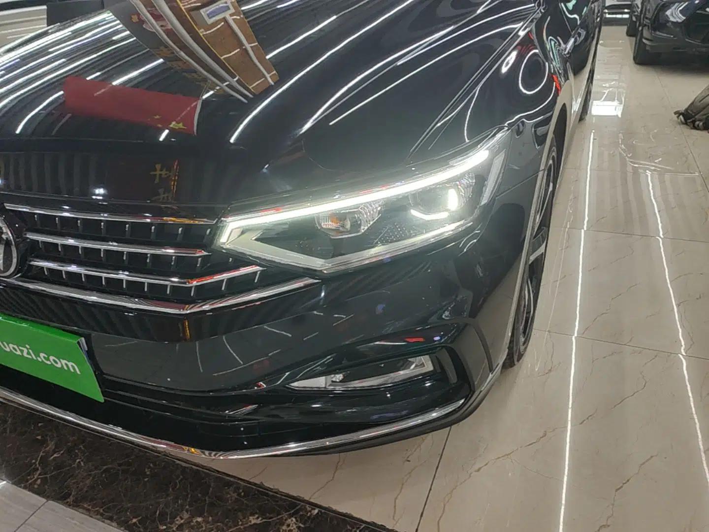 Volkswagen Magotan 2023 2 Million Units Commemorative Edition 330TSI DSG Luxury Version — миниатюра 8