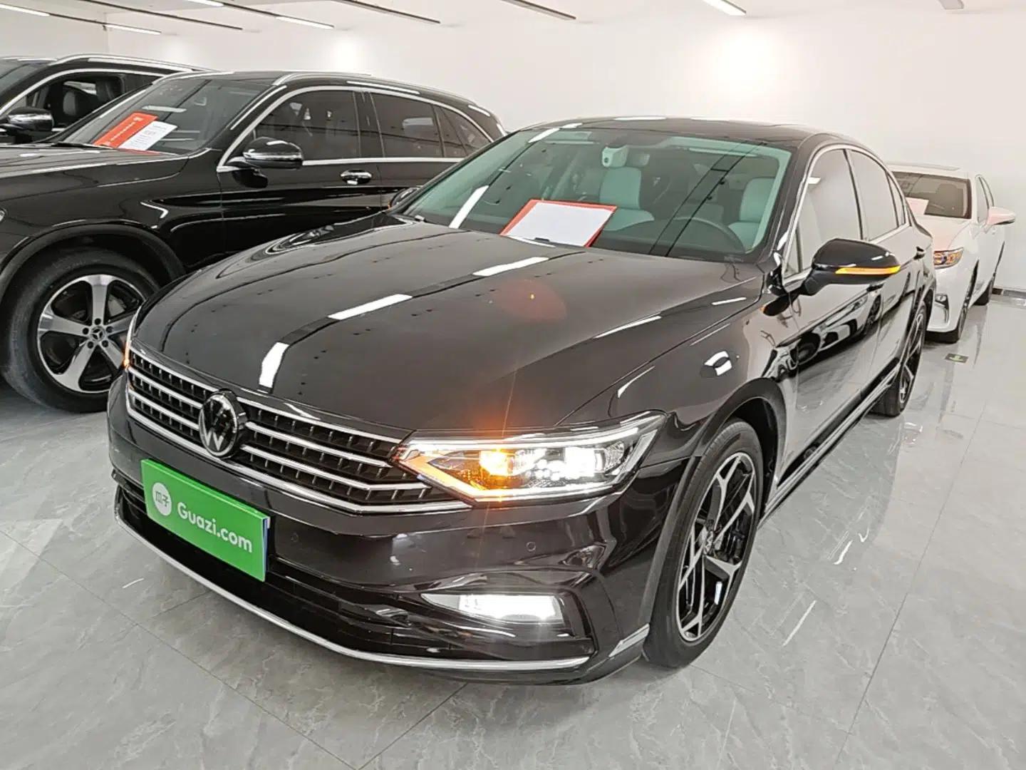 Volkswagen Magotan 2023 2 Million Units Limited Edition 330TSI DSG Leading Version — миниатюра 1