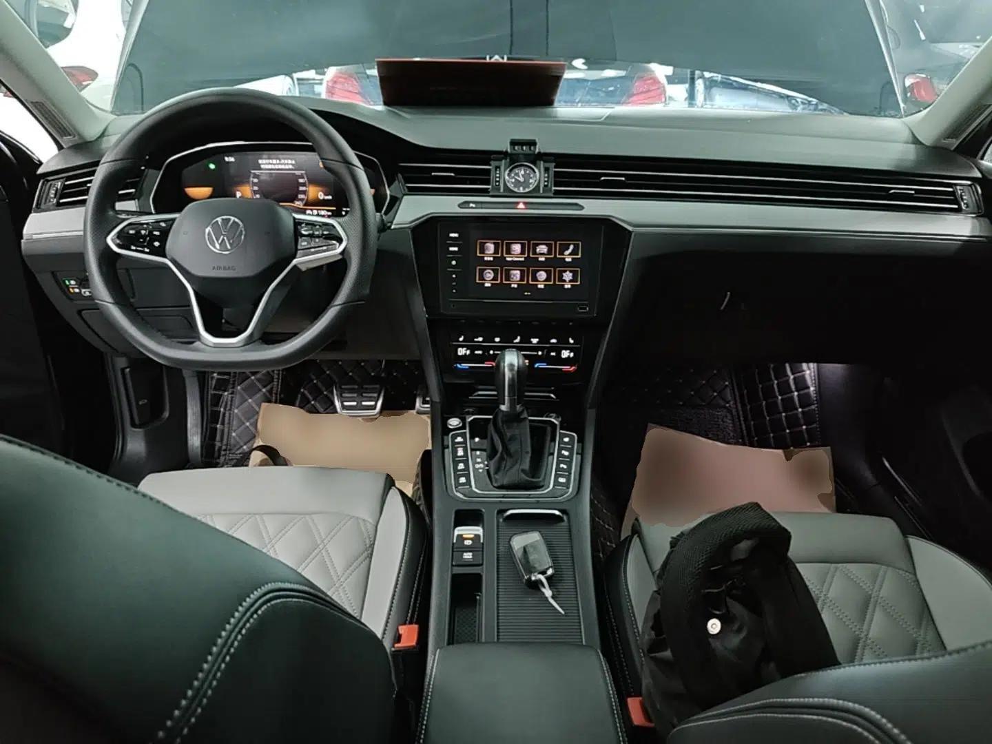 Volkswagen Magotan 2023 2 Million Units Limited Edition 330TSI DSG Leading Version — миниатюра 12