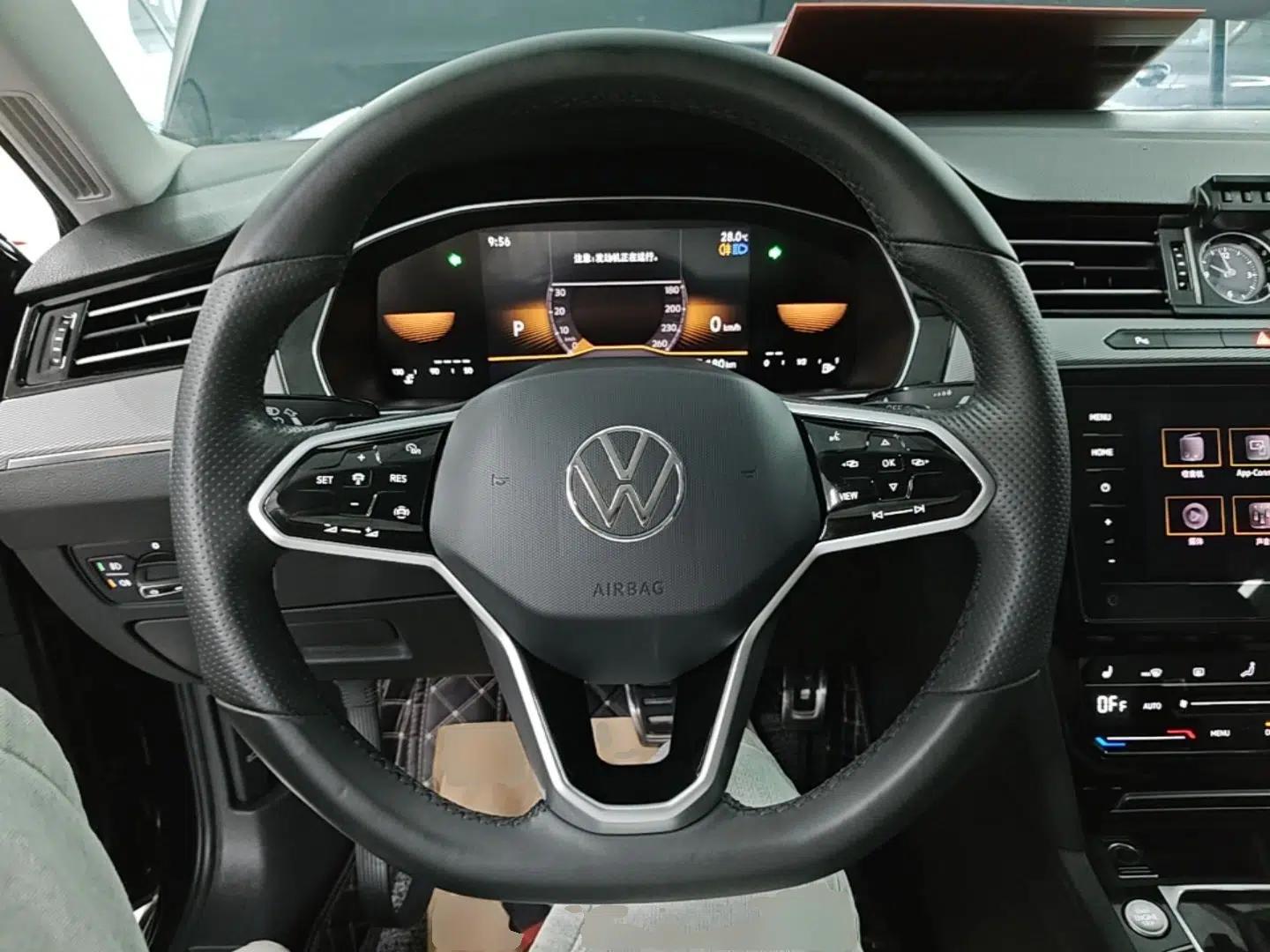 Volkswagen Magotan 2023 2 Million Units Limited Edition 330TSI DSG Leading Version — миниатюра 13