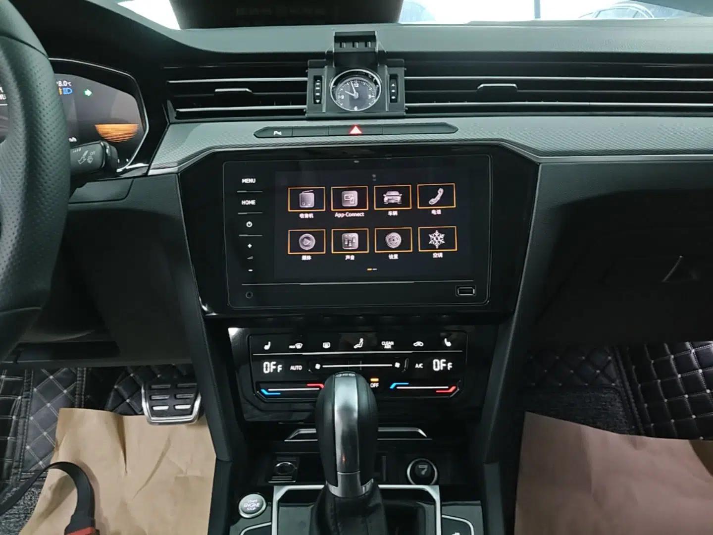 Volkswagen Magotan 2023 2 Million Units Limited Edition 330TSI DSG Leading Version — миниатюра 15