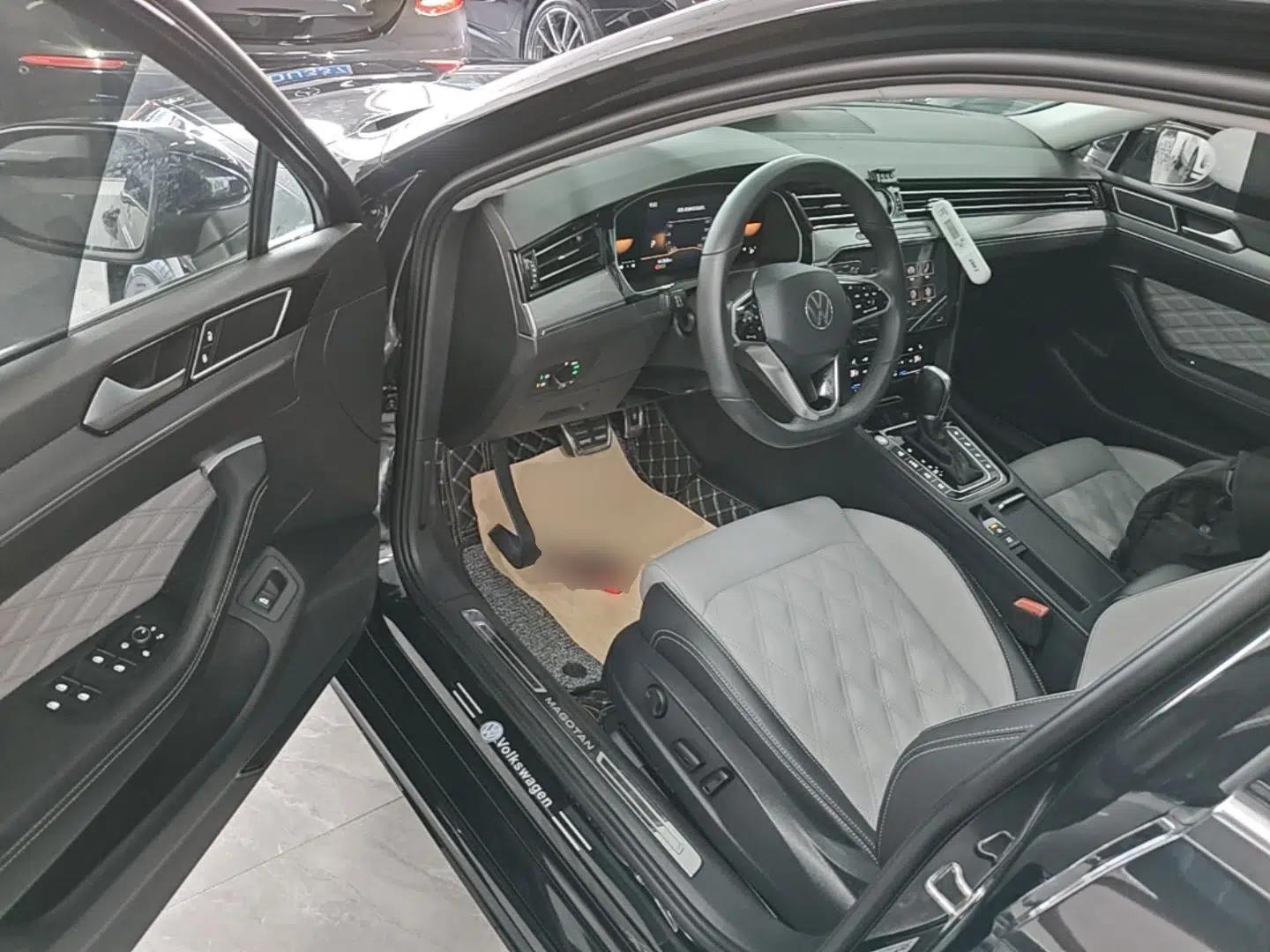 Volkswagen Magotan 2023 2 Million Units Limited Edition 330TSI DSG Leading Version — миниатюра 18