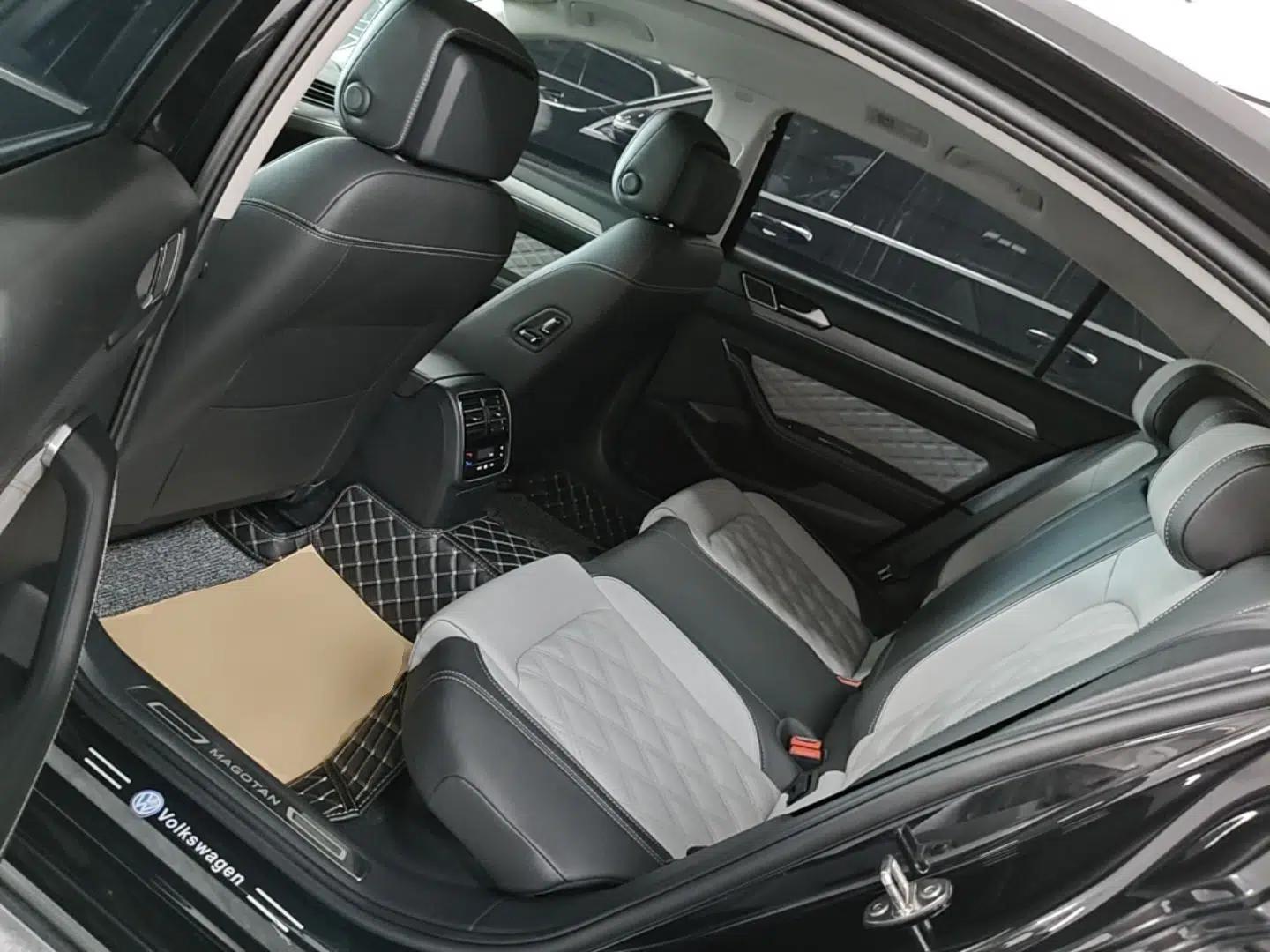 Volkswagen Magotan 2023 2 Million Units Limited Edition 330TSI DSG Leading Version — миниатюра 20
