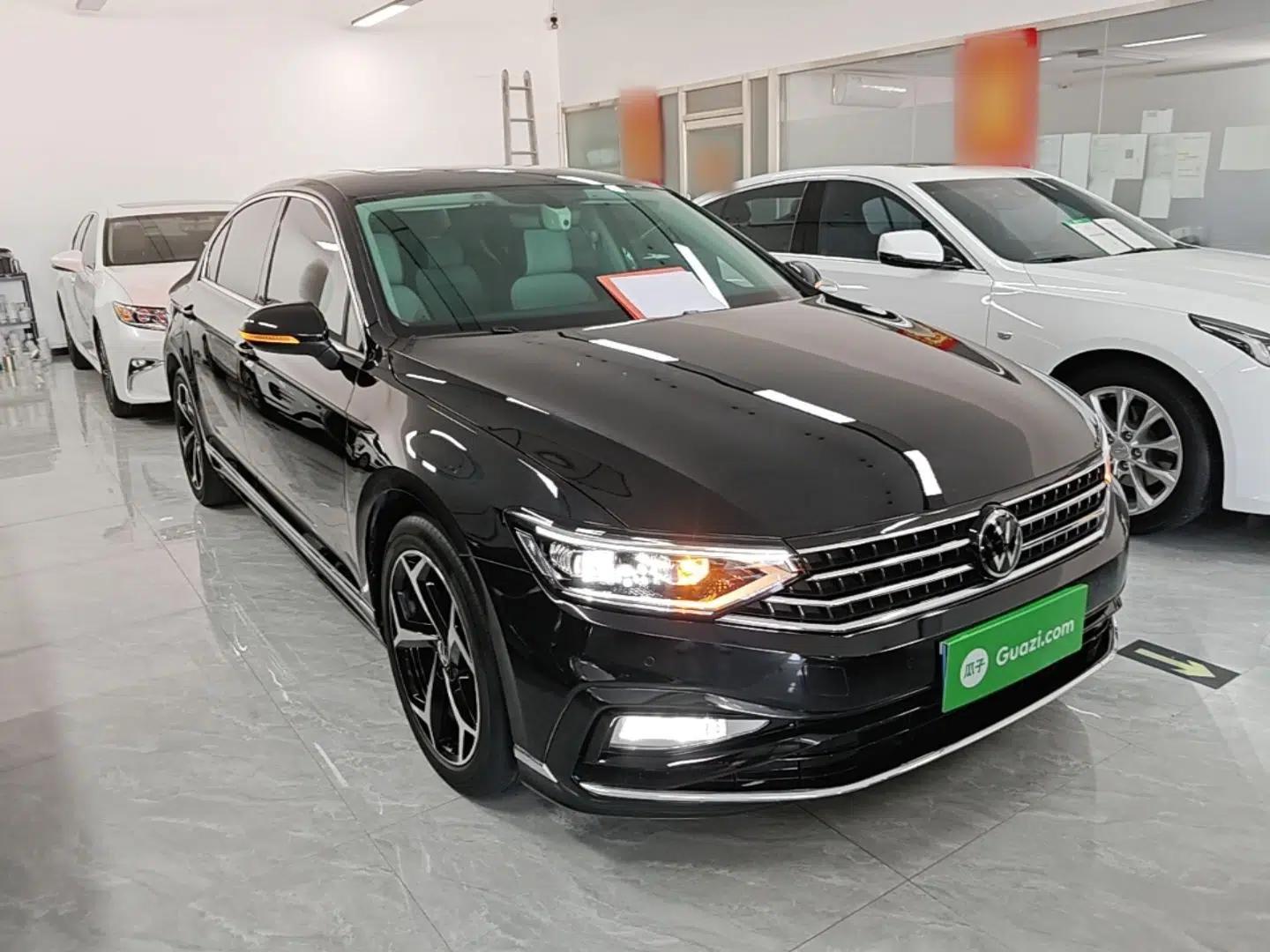 Volkswagen Magotan 2023 2 Million Units Limited Edition 330TSI DSG Leading Version — миниатюра 3