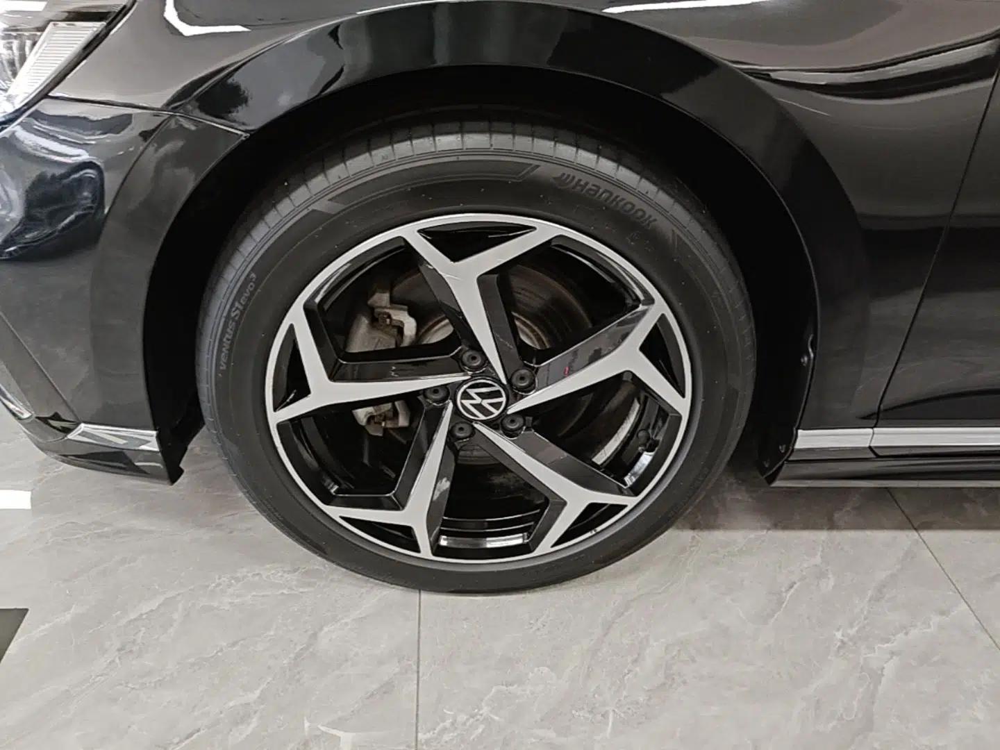 Volkswagen Magotan 2023 2 Million Units Limited Edition 330TSI DSG Leading Version — миниатюра 10