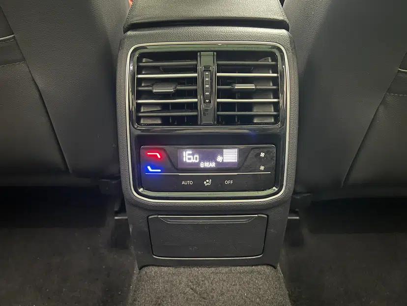 Volkswagen Magotan 2020 330TSI DSG Luxury Edition — миниатюра 20