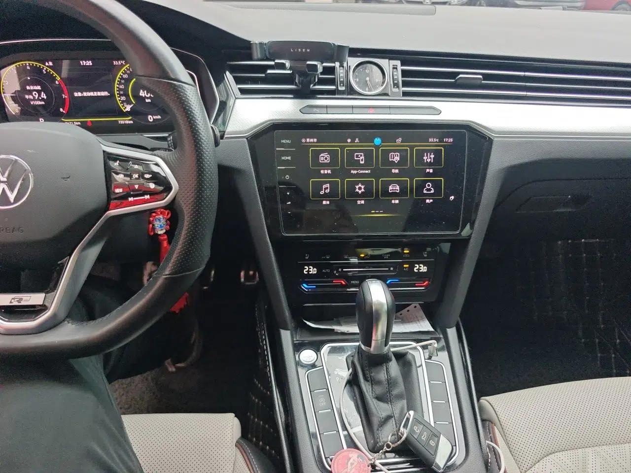 Volkswagen Magotan 2023 2 Million Units Commemorative Edition 330TSI DSG Luxury Version — миниатюра 13