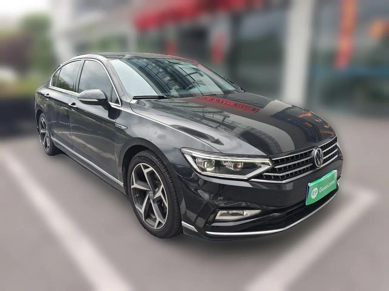 Volkswagen Magotan 2023 2 Million Units Commemorative Edition 330TSI DSG Luxury Version — миниатюра 3