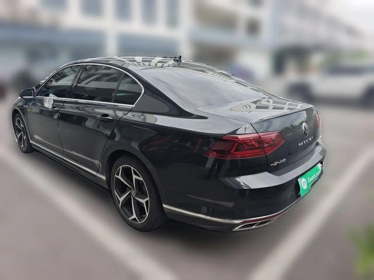 Volkswagen Magotan 2023 2 Million Units Commemorative Edition 330TSI DSG Luxury Version — миниатюра 4