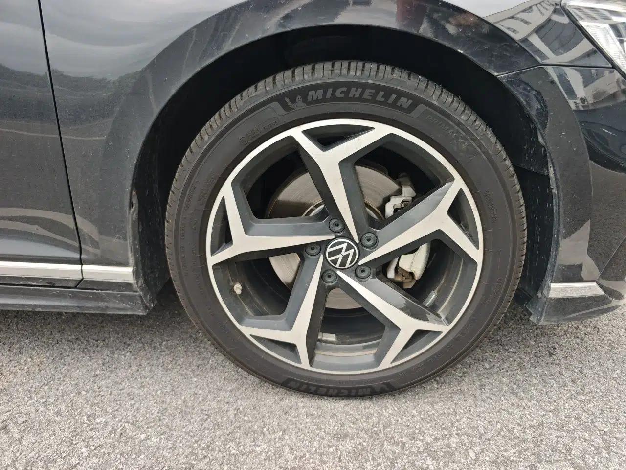 Volkswagen Magotan 2023 2 Million Units Commemorative Edition 330TSI DSG Luxury Version — миниатюра 8