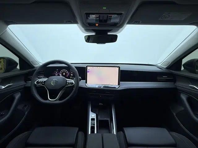 Volkswagen Magotan 2024 300TSI DSG Prestige Edition—A Real Eye-Catcher — миниатюра 13